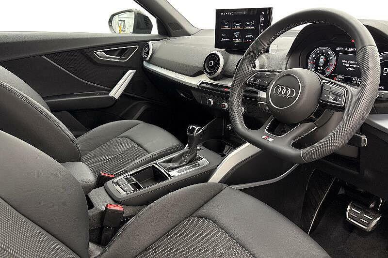 Audi Q2 35 Tfsi Black Edition S Tronic Black #5