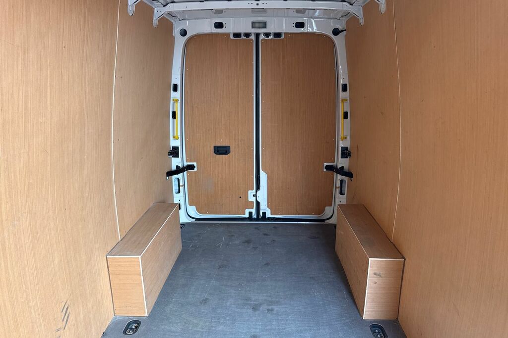 Volkswagen Crafter 2.0 Tdi Cr35 Commerce Fwd Mwb High Roof Euro 6 S White #18
