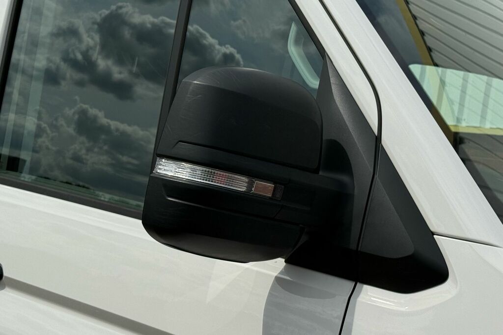 Volkswagen Crafter 2.0 Tdi Cr35 Commerce Fwd Mwb High Roof Euro 6 S White #26