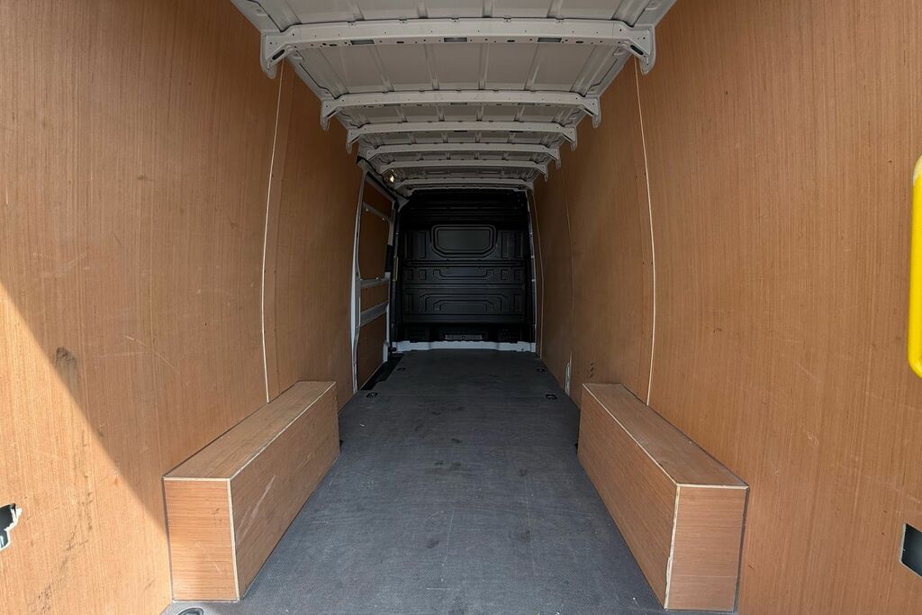 Volkswagen Crafter 2.0 Tdi Cr35 Commerce Fwd Mwb High Roof Euro 6 S White #43