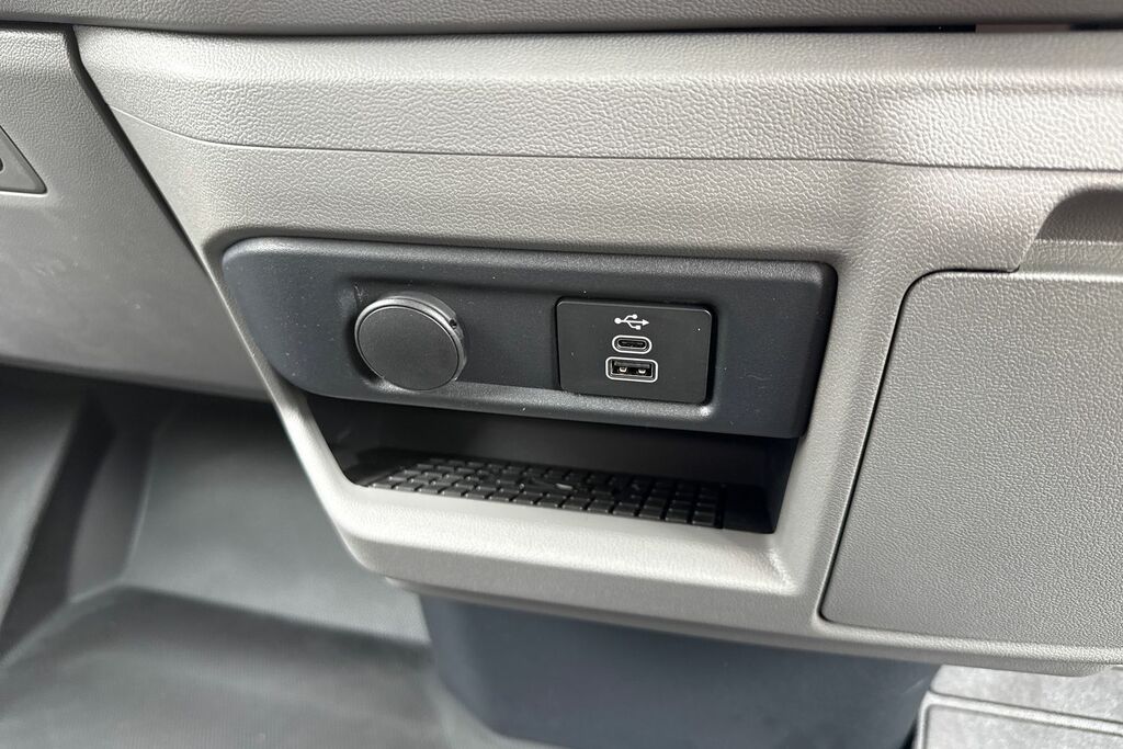 Volkswagen E-Transporter Volkswagen Transporter T32 Swb 160Kw 65Kw Grey #48