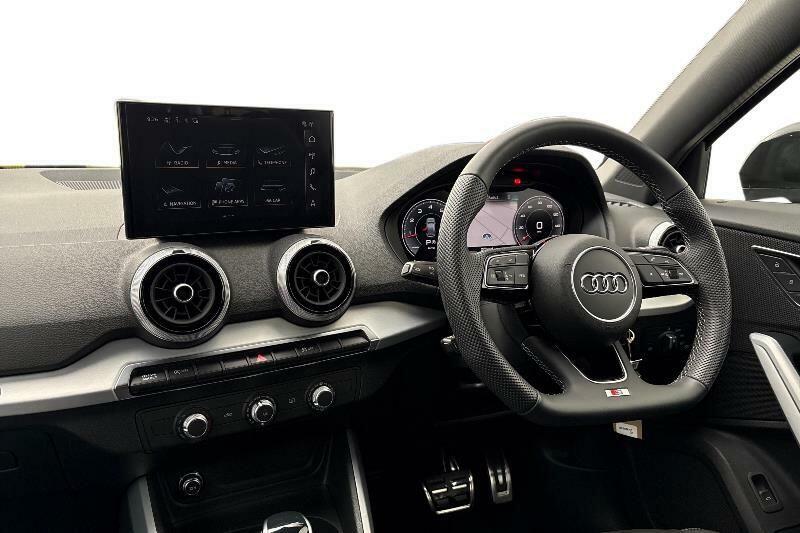 Audi Q2 35 Tfsi Black Edition S Tronic DE26MHZ Black #2
