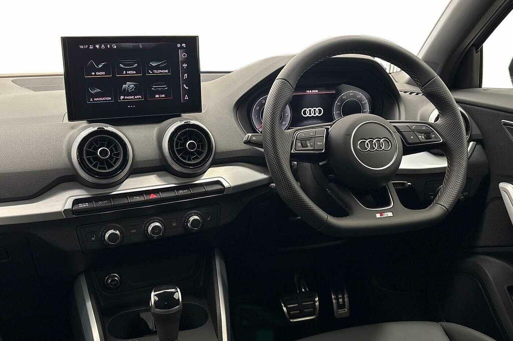 Audi Q2 Black Edition 35 Tfsi 150 Ps S Tronic DK26WPJ Grey #2