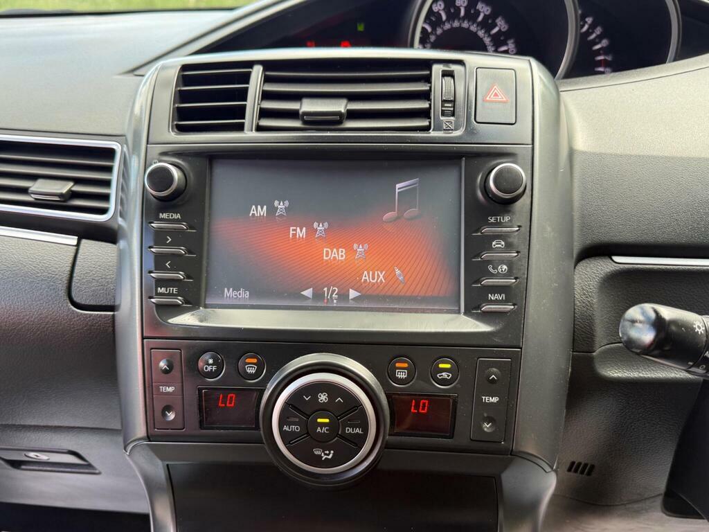 Toyota Verso Verso Icon Tss Valvematic Red #44