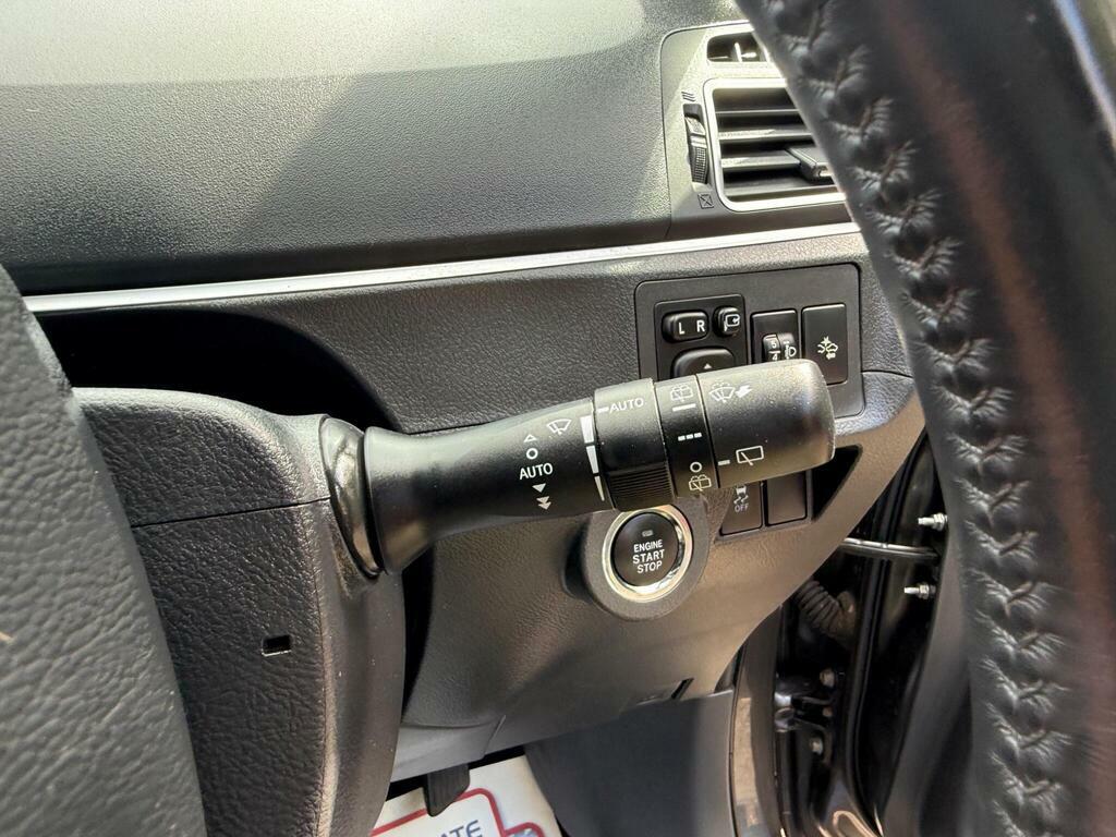 Toyota Verso Verso Icon Tss Valvematic Red #27