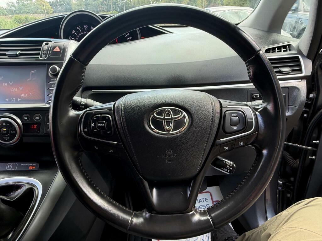 Toyota Verso Verso Icon Tss Valvematic Red #50