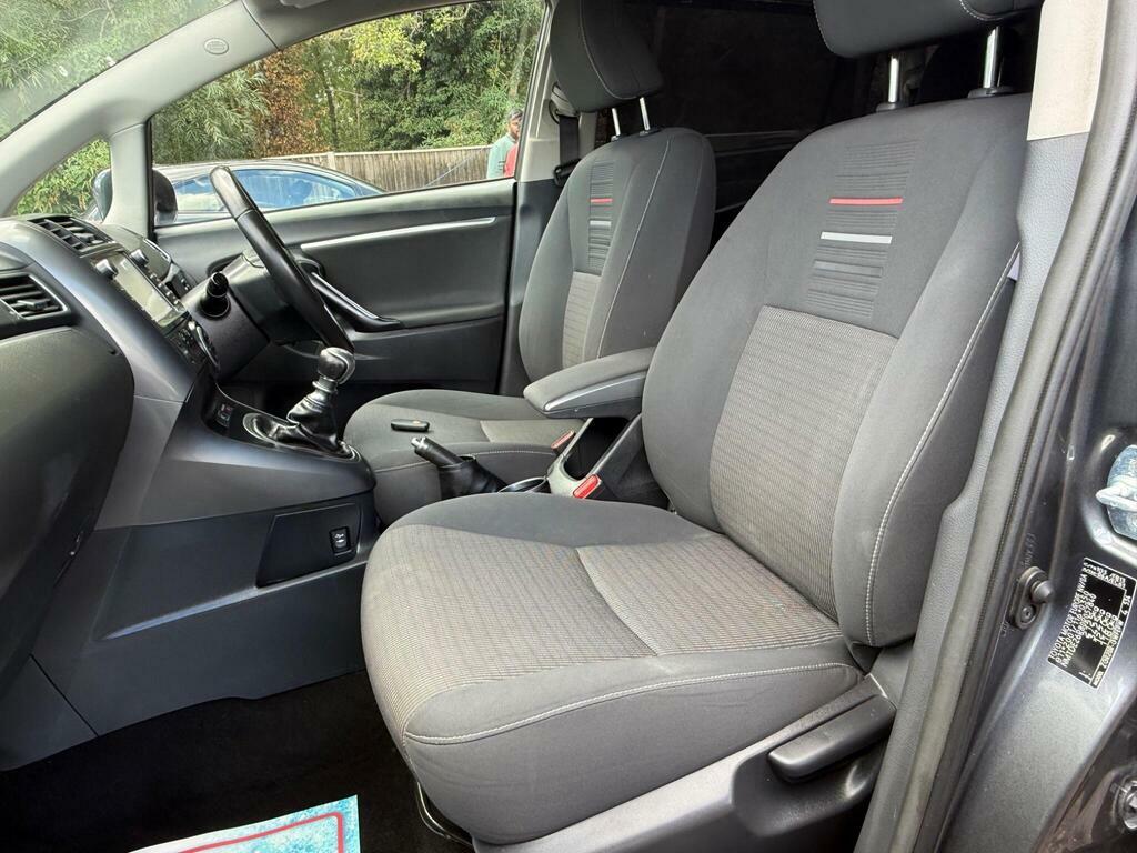 Toyota Verso Verso Icon Tss Valvematic Red #51