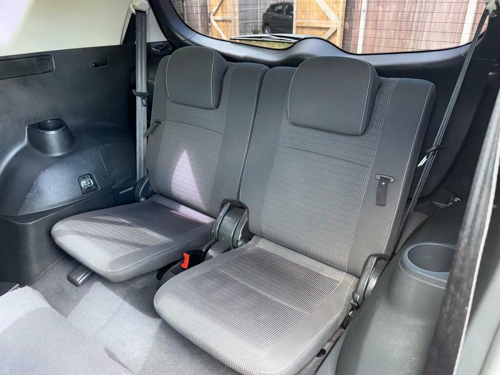 Toyota Verso Verso Icon Tss Valvematic Red #22
