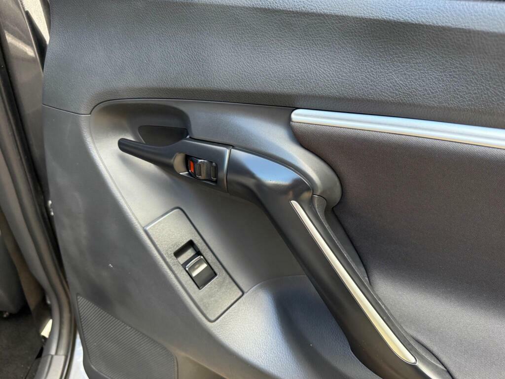 Toyota Verso Verso Icon Tss Valvematic Red #32