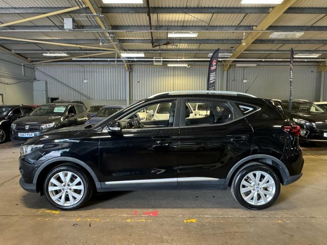 MG ZS Excite Black #2