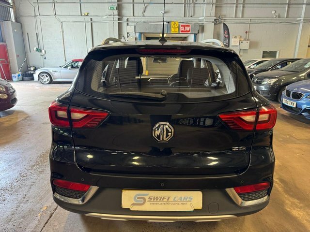 MG ZS Excite Black #4