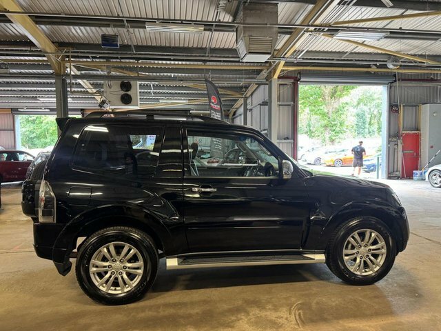 Mitsubishi Shogun Suv Black #6