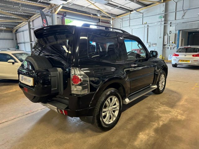 Mitsubishi Shogun Suv Black #5