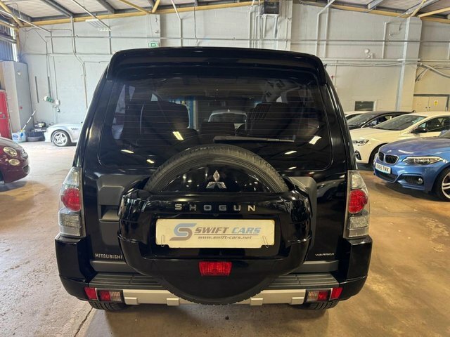 Mitsubishi Shogun Suv Black #4