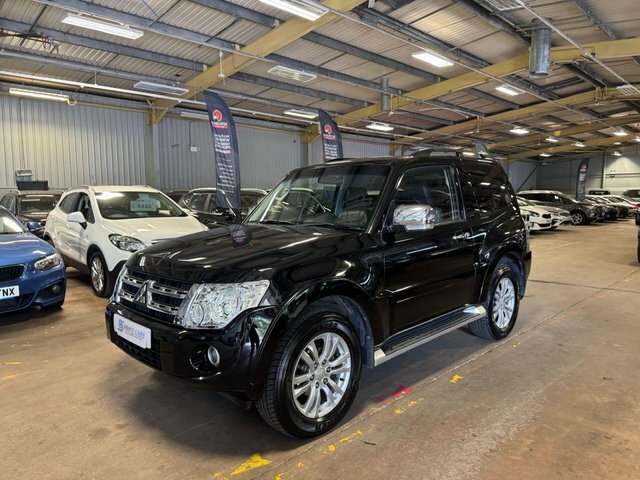Mitsubishi Shogun Suv Black #2