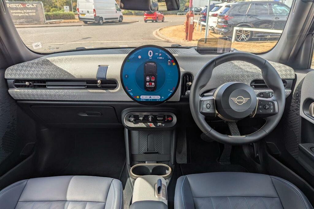 Mini Hatch Cooper C YK75AJD Black #4