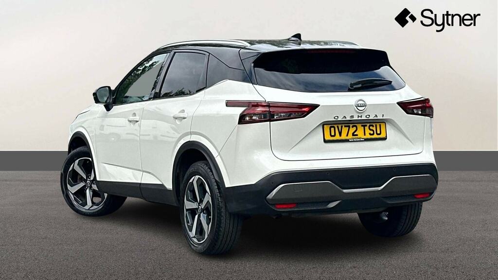 Nissan Qashqai 1.3 Dig-t Mh 158 N-connecta Xtronic OV72TSU White #2