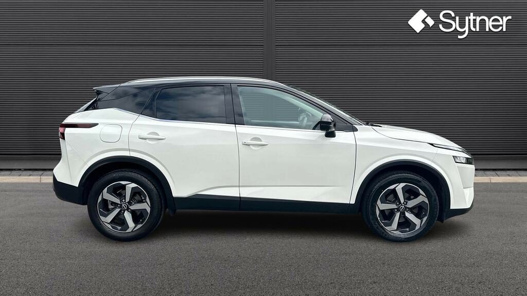 Nissan Qashqai 1.3 Dig-t Mh 158 N-connecta Xtronic OV72TSU White #4