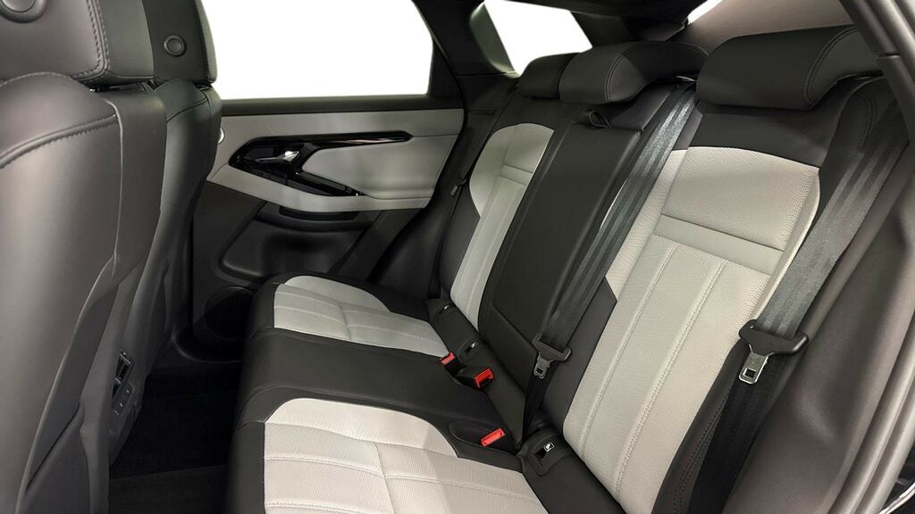 Land Rover Range Rover Evoque 2.0 D200 Revised Black #4