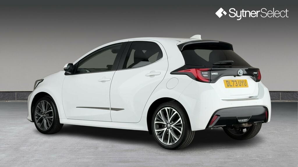 Toyota Yaris 1.5 Hybrid Excel Cvt DL73UYU White #2