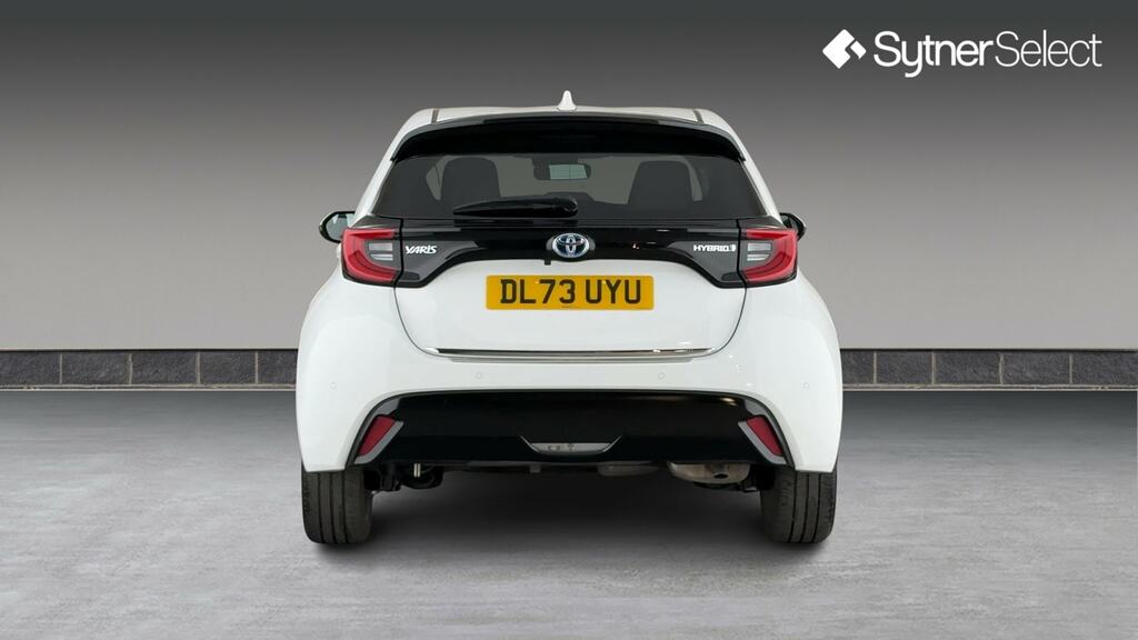 Toyota Yaris 1.5 Hybrid Excel Cvt DL73UYU White #5