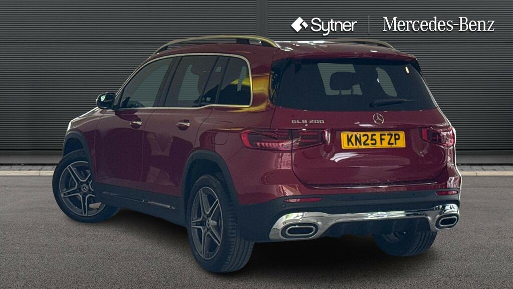 Mercedes-Benz GLB Class Glb 200 Amg Line Premium 7G-tronic Red #2