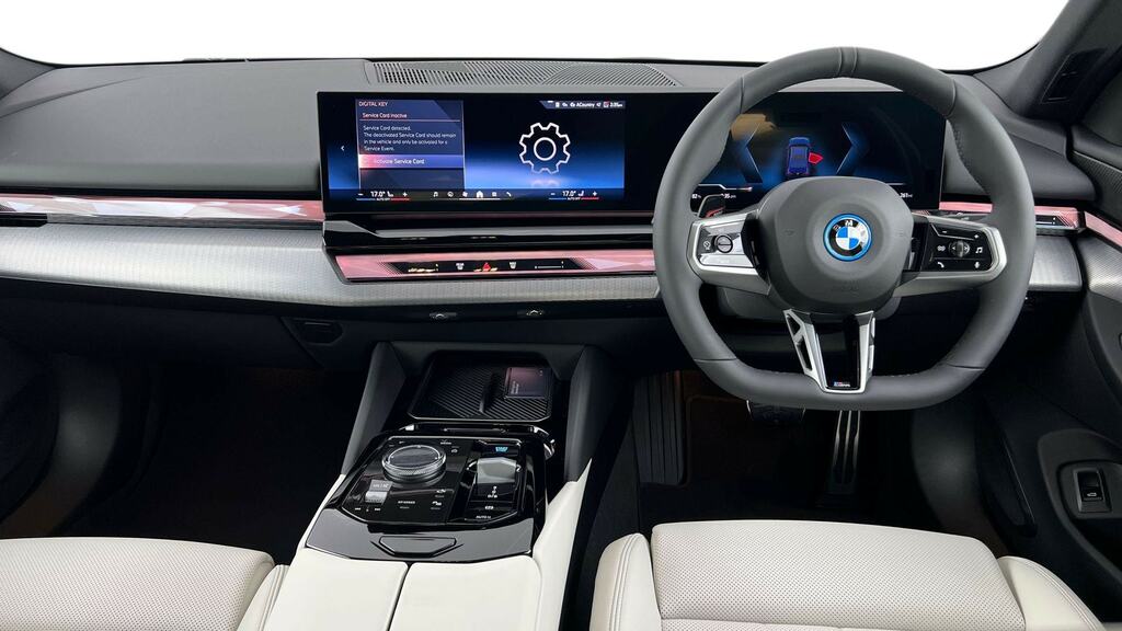 BMW i5 250Kw Edrive40 M Sport Pro 84Kwh Blue #4