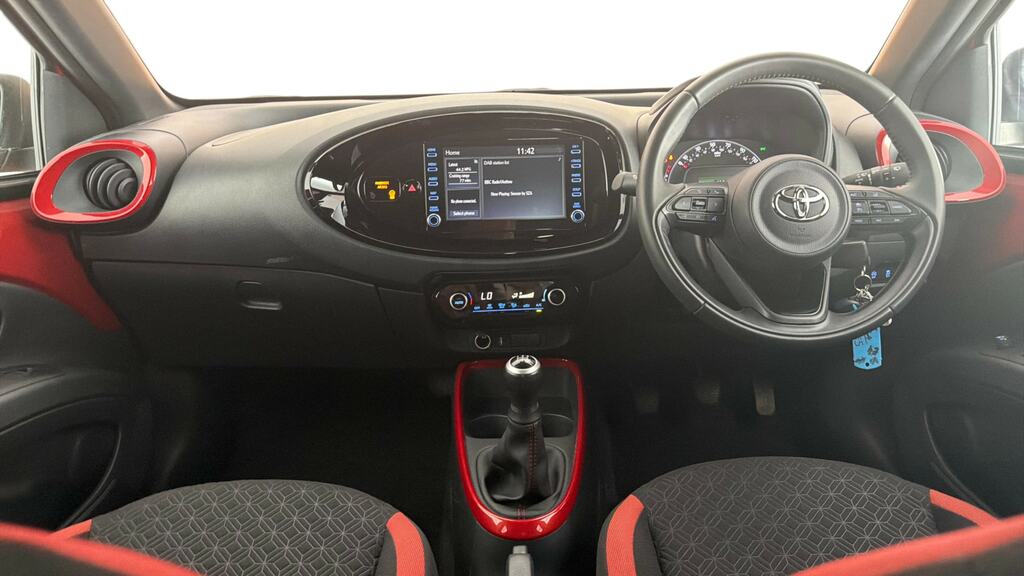 Toyota Aygo X 1.0 Vvt-i Edge EK72XHM Red #6