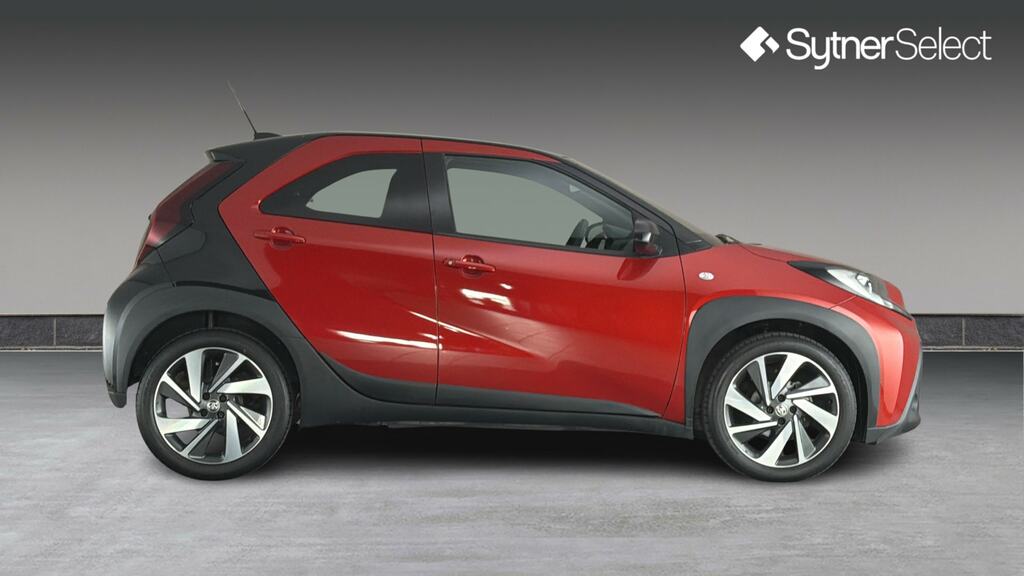 Toyota Aygo X 1.0 Vvt-i Edge EK72XHM Red #3