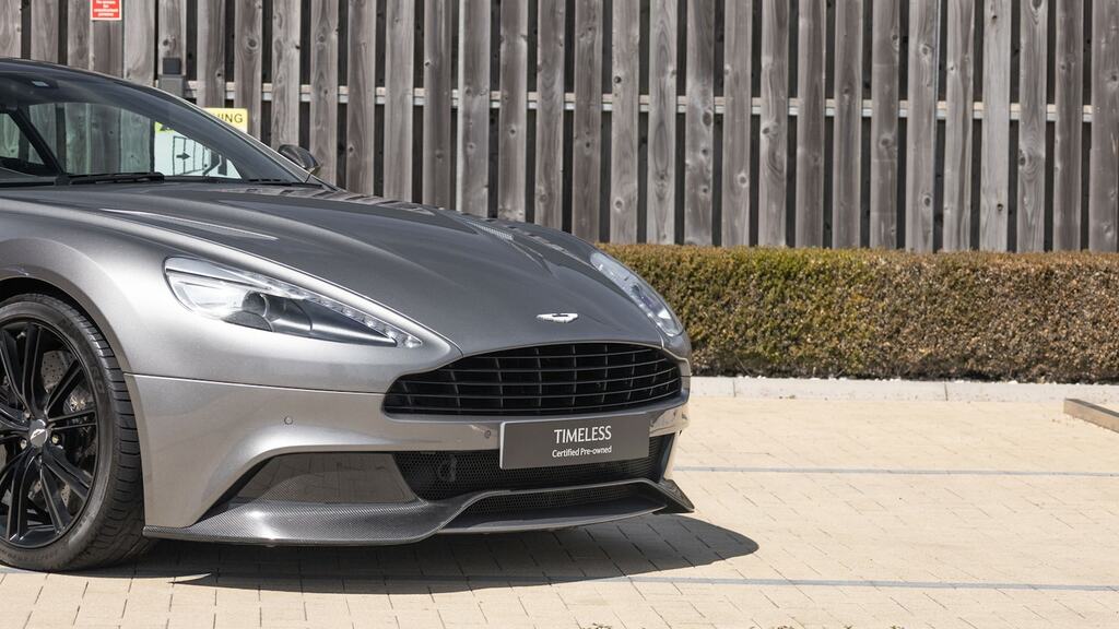 Aston Martin Vanquish 6.0 V12 Volante T-tronicii Euro 5 565 Red #26