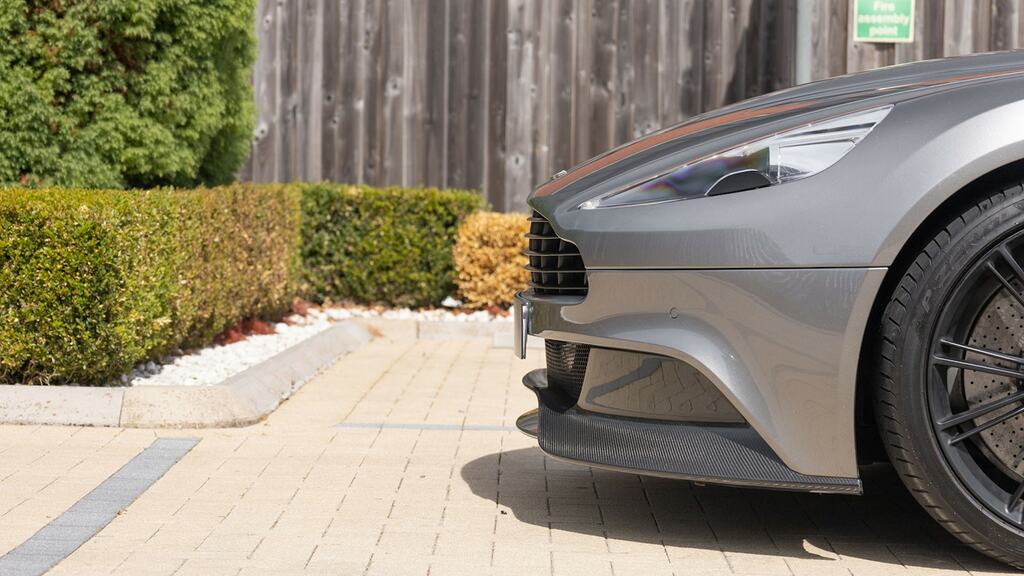 Aston Martin Vanquish 6.0 V12 Volante T-tronicii Euro 5 565 Red #33