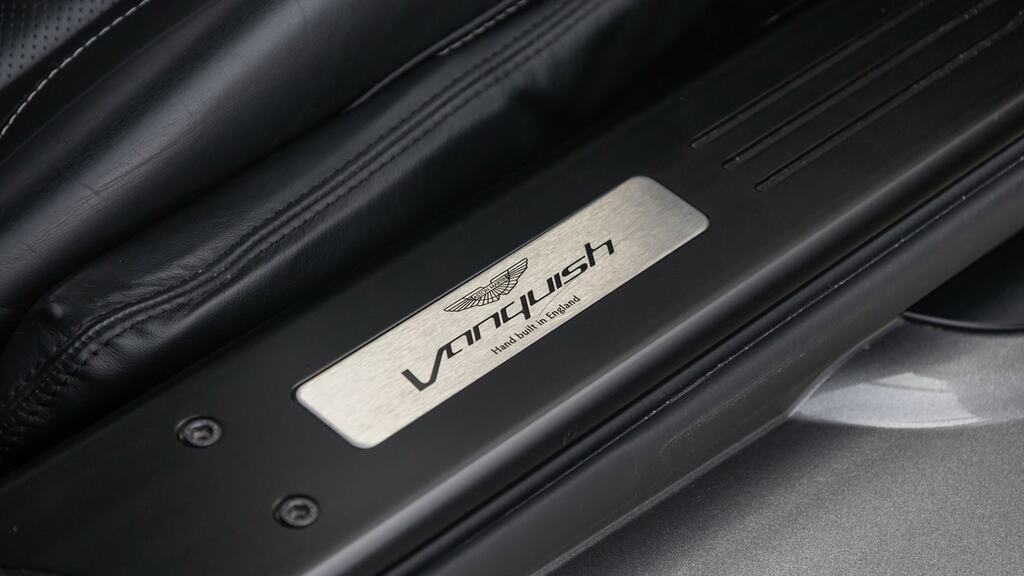 Aston Martin Vanquish 6.0 V12 Volante T-tronicii Euro 5 565 Red #57