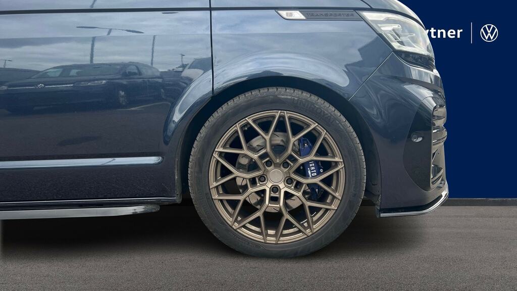 Volkswagen Transporter 2.0 Bitdi 204 Highline Kombi Van 4Motion Dsg DS73BYG Blue #5