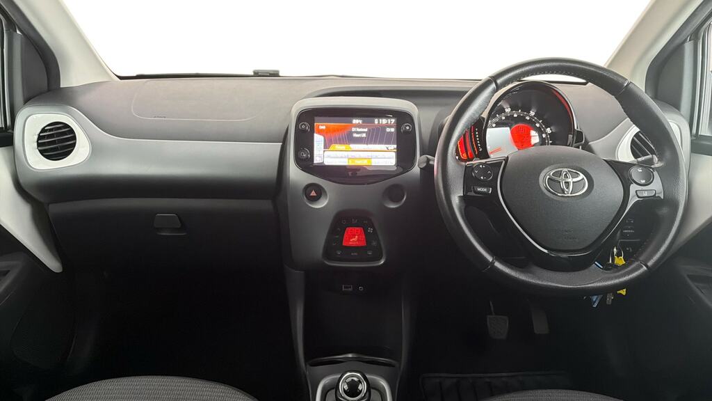 Toyota Aygo 1.0 Vvt-i X-trend Tss X-shift EF21OVV White #6
