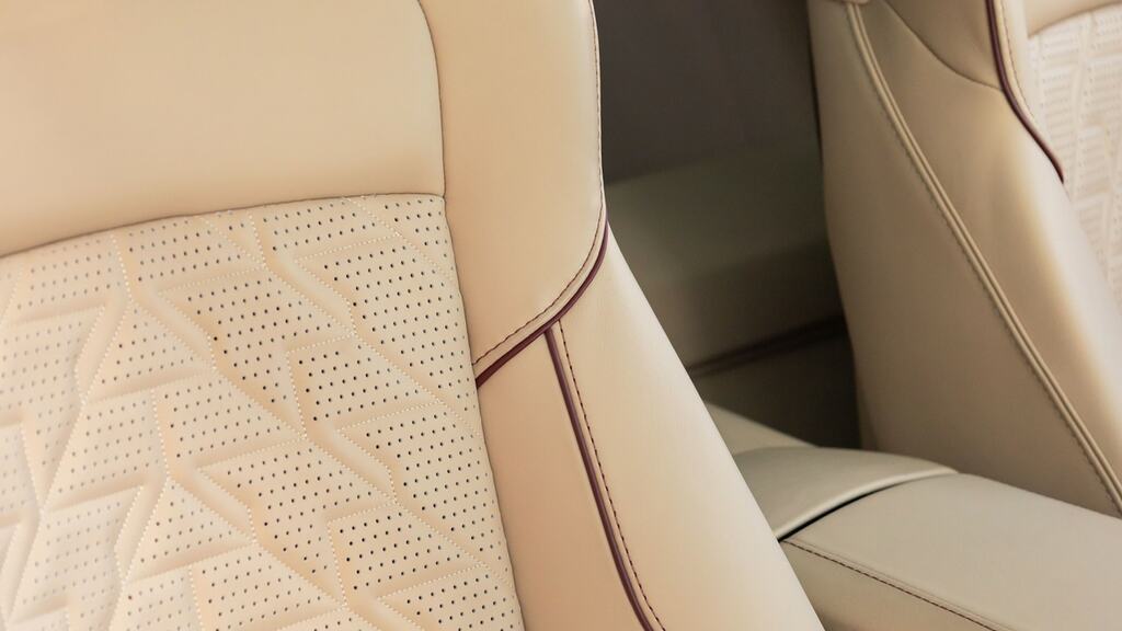 Aston Martin Vanquish V12 Biturbo Euro 6 Silver #47