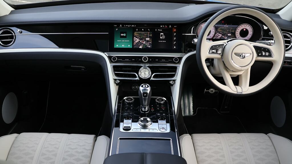 Bentley Flying Spur 4.0 V8 Hybrid Mulliner Blackline Black #4