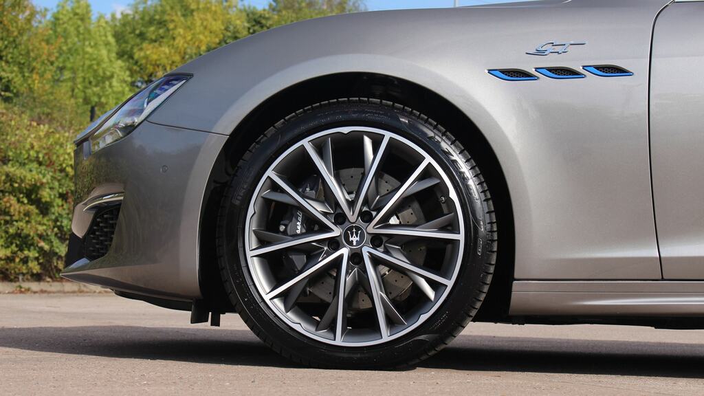 Maserati Ghibli V8 Trofeo Grey #24