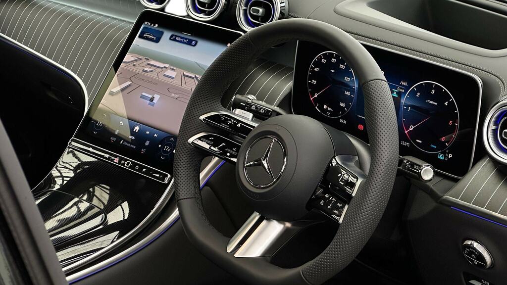 Mercedes-Benz GLC Class Glc 300D 4Matic Amg Line Premium 9G-tronic Black #3