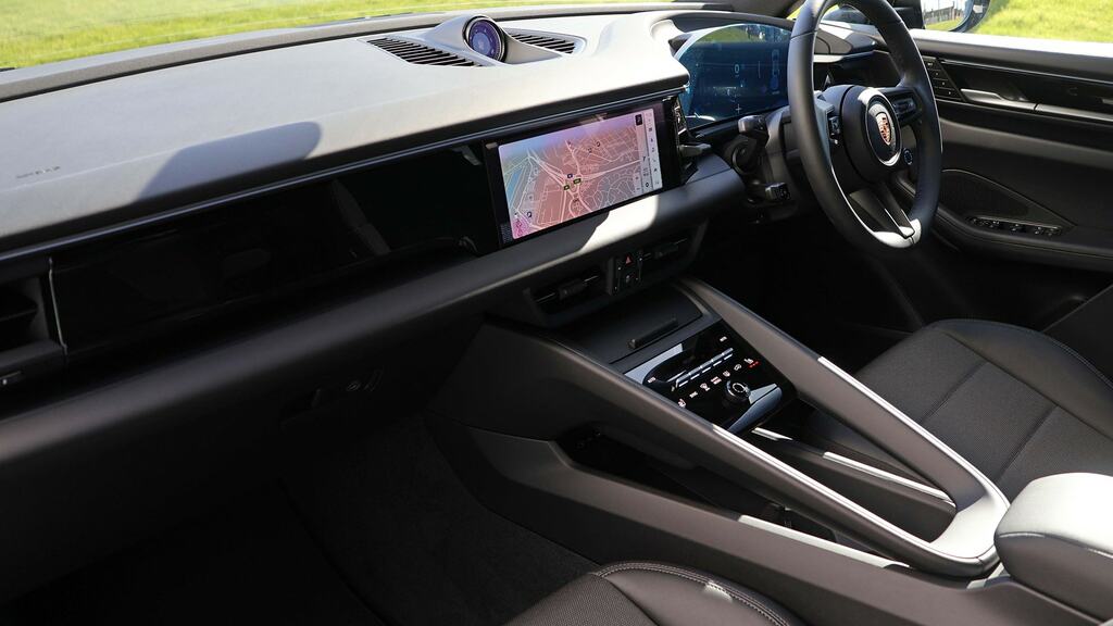 Porsche Macan 265Kw 100Kwh Black #3