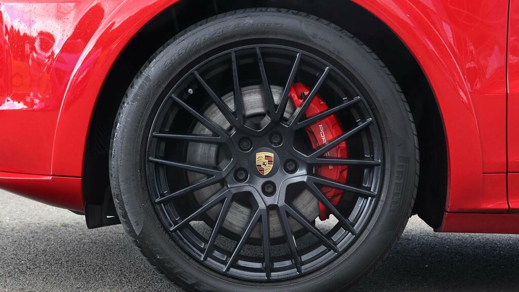 Porsche Cayenne Gts Tiptronic S Red #4