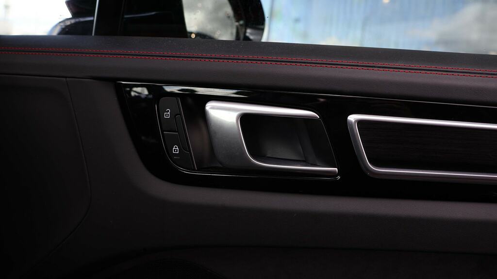 Porsche Cayenne 3.0T V6 Platinum Edition Suv Tiptronics Black #16