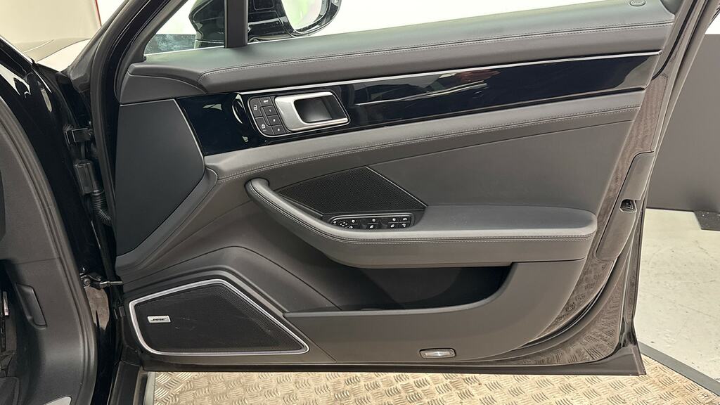 Porsche Panamera 4 Sport Turismo Black #20