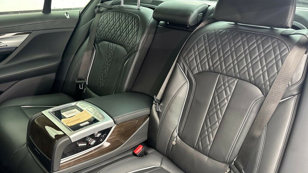 BMW 7 Series 730D Xdrive M Sport Grey #12