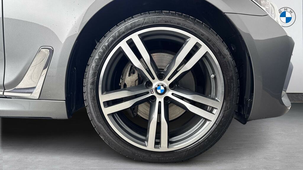 BMW 7 Series M Sport Black #14