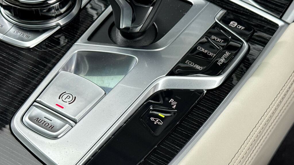 BMW 7 Series M Sport Black #19