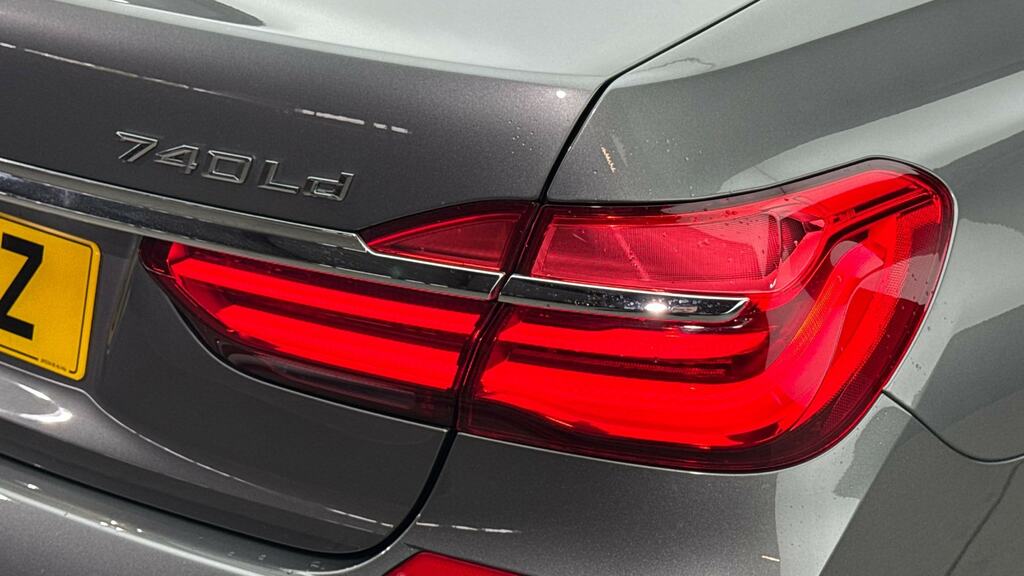 BMW 7 Series M Sport Black #22