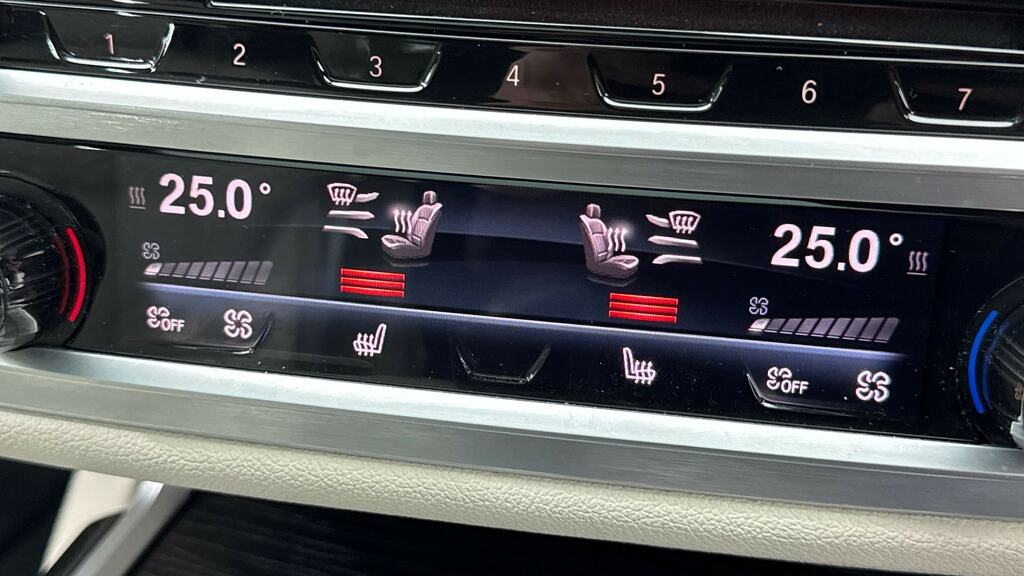 BMW 7 Series M Sport Black #26