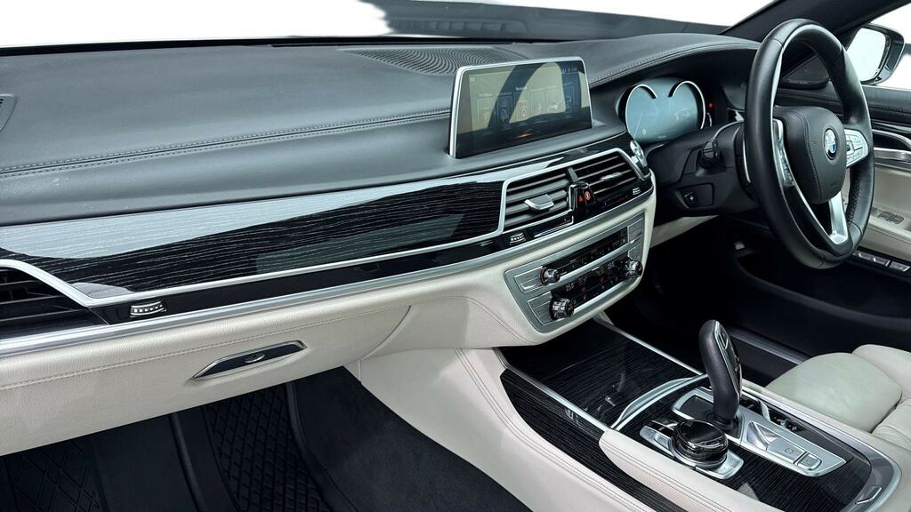 BMW 7 Series M Sport Black #7