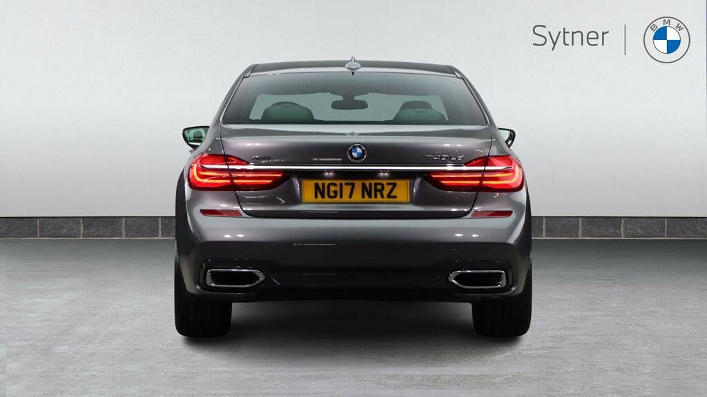 BMW 7 Series M Sport Black #15
