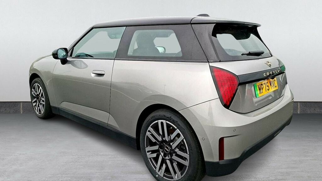 Mini Hatch 135Kw E Classic 41Kwh Silver #2